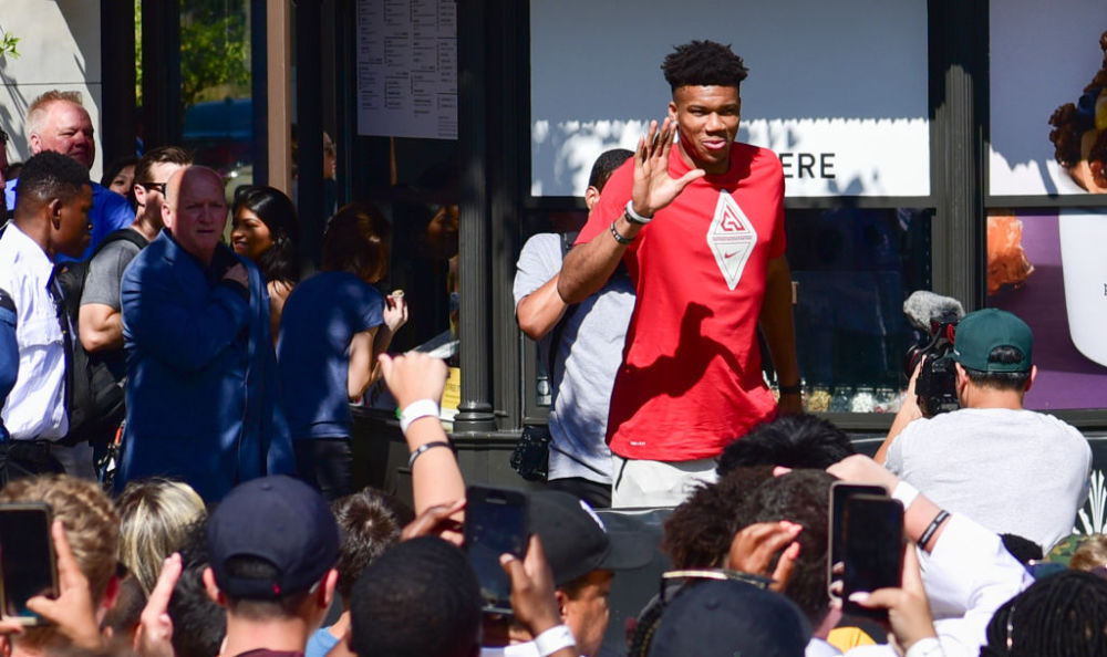 记者：于汉超参加教练员培训班，冬训时以助教身份与申花会合（记者称于汉超已参加教练培训班，冬训将以助教身份与申花会合）