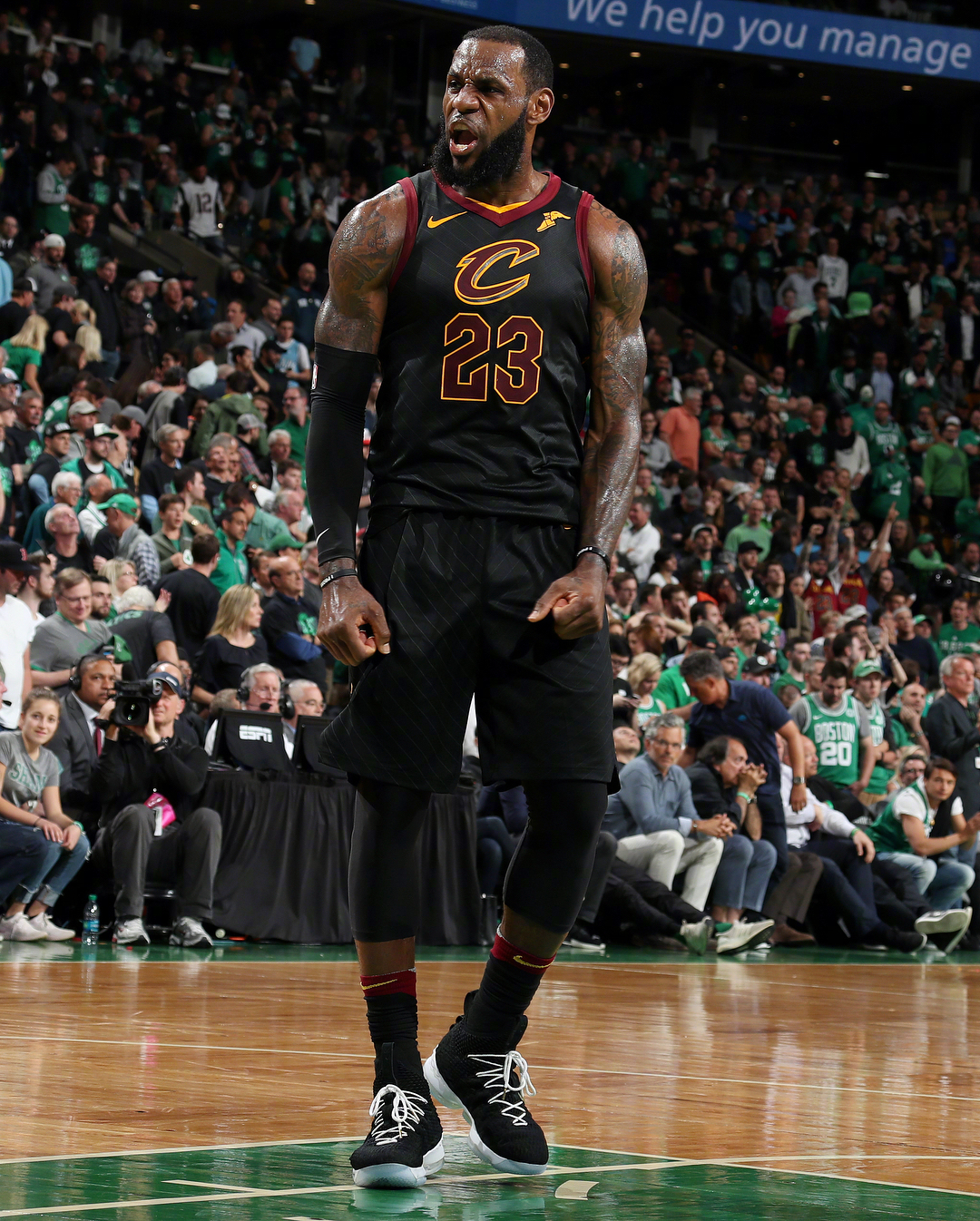 博主：此前长期养伤的国安外援斯帕伊奇正式归队（据博主消息，久伤缺阵的国安外援斯帕伊奇已正式回归球队）