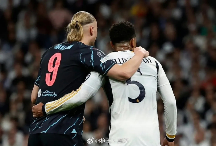 记者：富安健洋已与阿贾克斯就一份短期合同达成一致（消息称，富安健洋已与阿贾克斯谈妥短期合约）