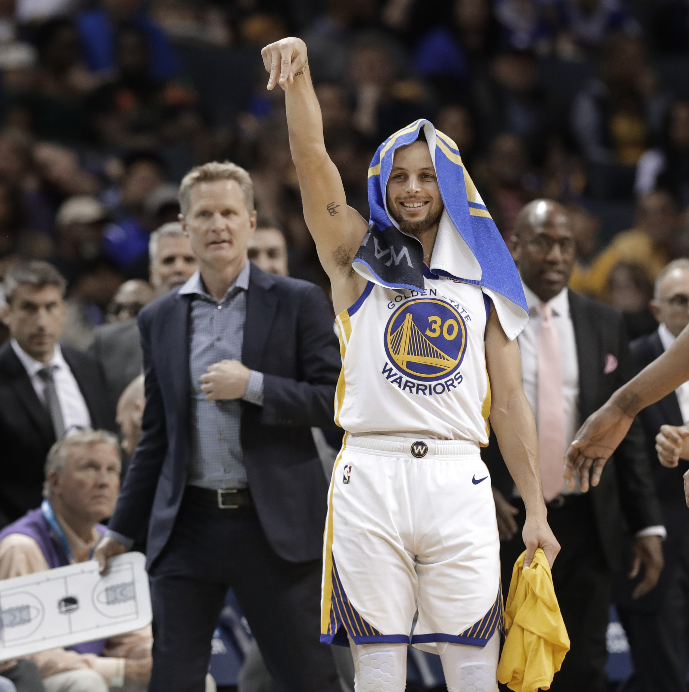 联赛赛程密集 引发体能担忧（赛程紧凑引发体能隐忧）