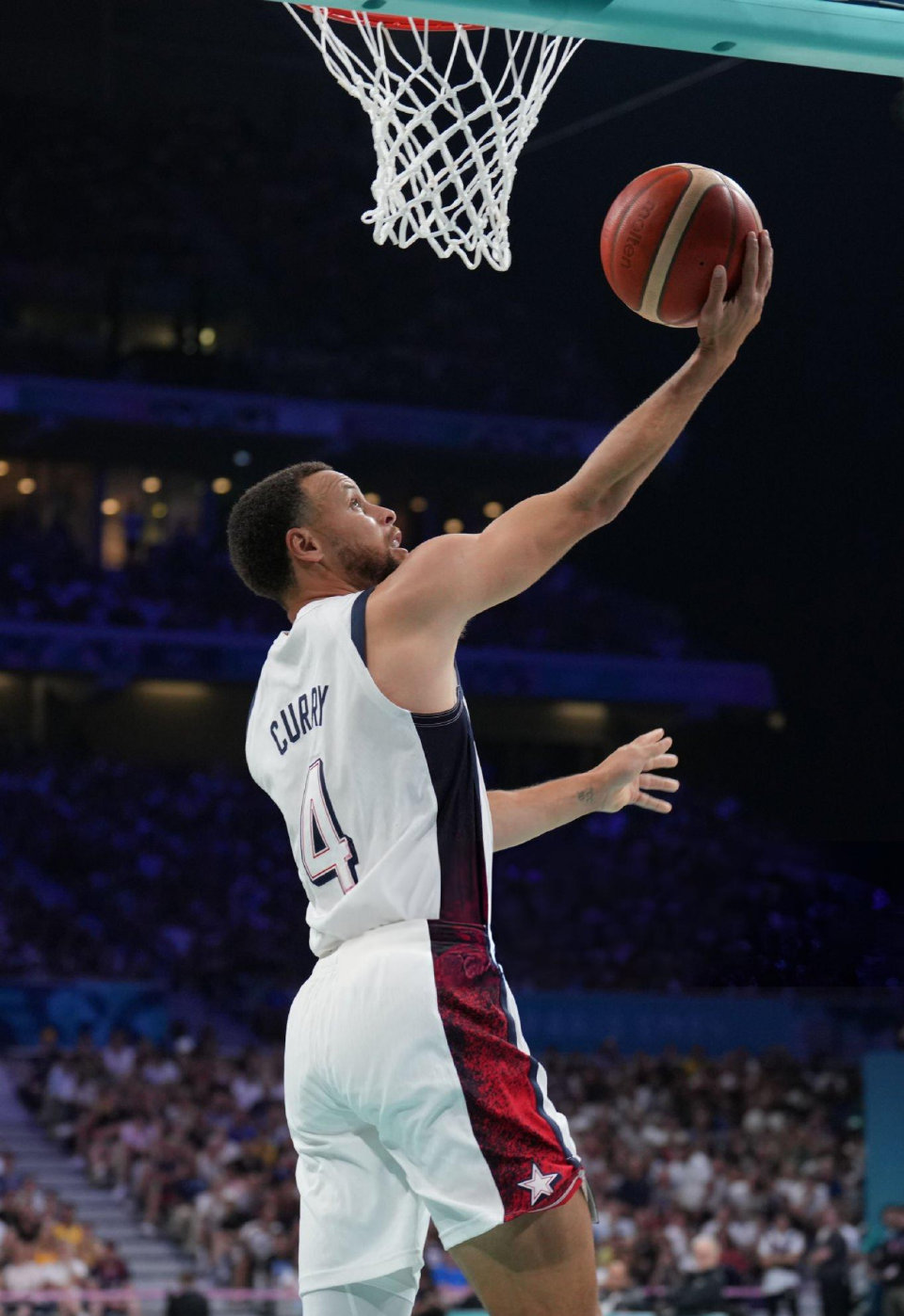 球星连续进球，引领全队节奏（球星连场破门，掌控全队节奏）