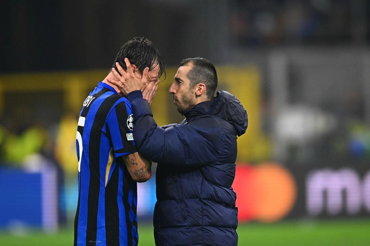 德媒：诺伊尔因为肠胃炎缺席了拜仁本周的训练（德媒：肠胃炎致诺伊尔无缘拜仁本周训练）