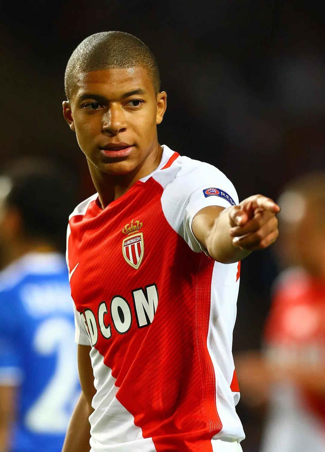 队报评法国队的2025：杜埃最佳新人、姆巴佩MVP（队报评选法国队2025：杜埃获最佳新秀，姆巴佩加冕MVP）