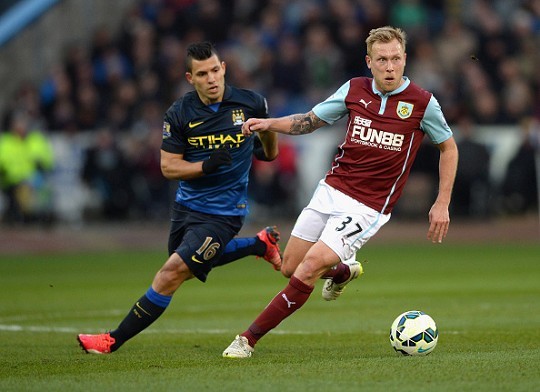 拉菲尼亚的王者归来：巴萨的定海神针与欧冠梦想（拉菲尼亚强势回归：巴萨的中流砥柱与欧冠雄心）