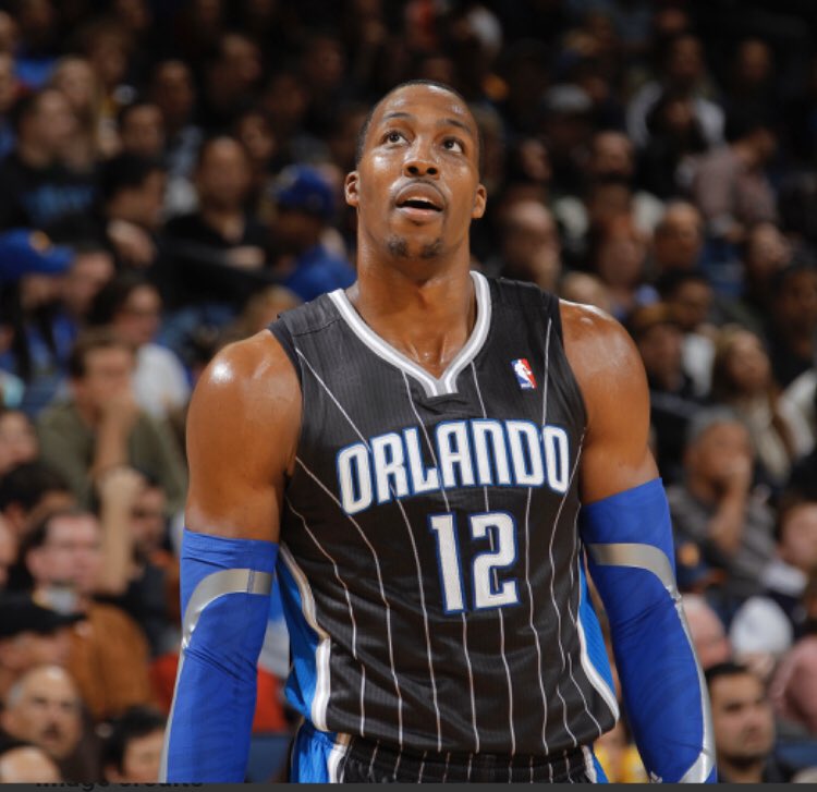 斯玛特：我和塔图姆时有联系他现在精神状态很好 祝愿他早日康复（斯玛特：与塔图姆常联系，他精神状态良好，祝他早日康复）