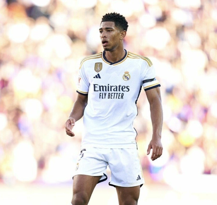 补时进球！吕特绝境救主，英超劲旅绝平，领先曼联1分（补时扳平！吕特压哨救主，英超劲旅拿到平局，领先曼联1分）