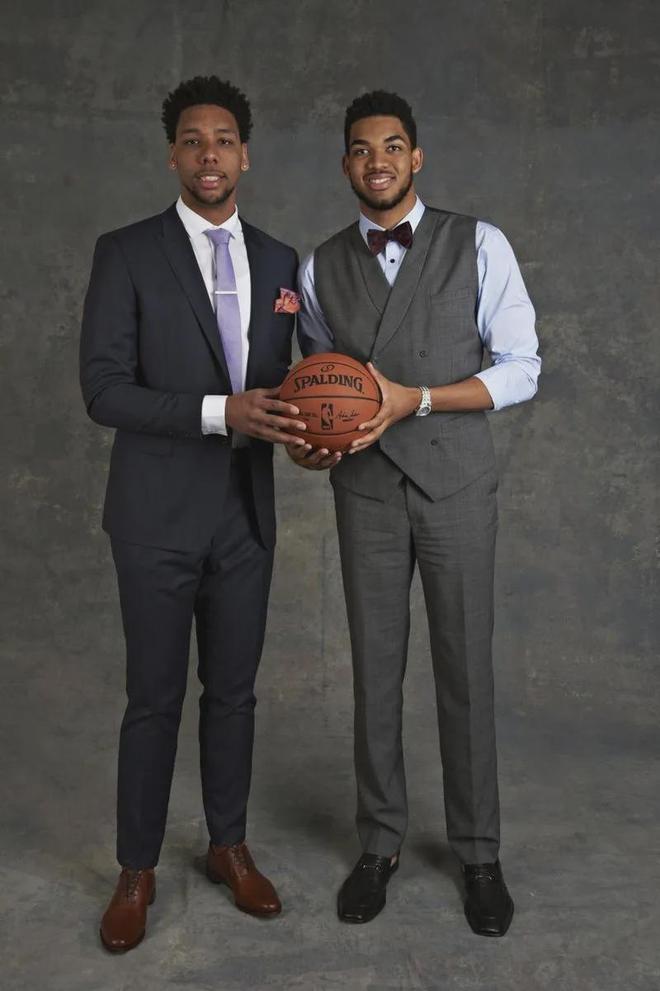 哈维：我在带领巴萨赢得西甲后降低了标准，必须进行自我批评（哈维自省：率巴萨夺西甲后标准下滑，必须批评自己）