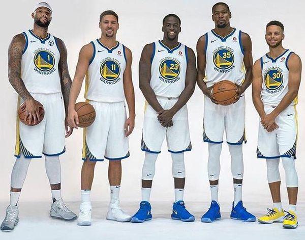 原本稳胜，却突然翻车（稳赢在握，却骤然失手）