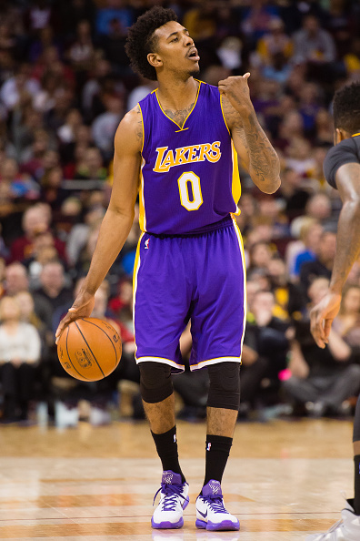 足球英超裁判再陷争议，赛后官方急发声明（英超裁判再惹争议，赛后官方火速回应）