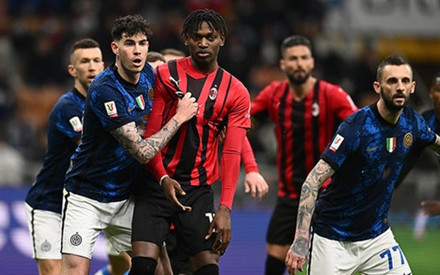 KD自己都笑了！杜兰特假摔造东契奇犯规 随后自己与卢卡都笑了（KD都乐了：杜兰特假摔骗到东契奇犯规，随后与卢卡相视而笑）